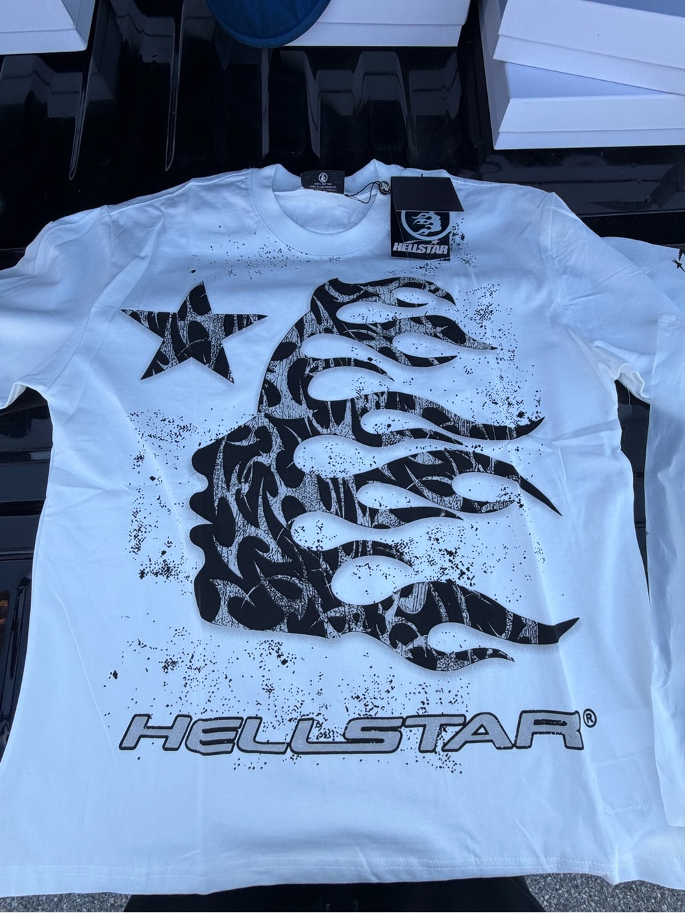 Hellstar Men's White Short-Sleeve Graphic Tee